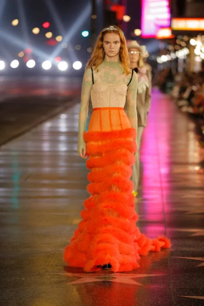Look 28